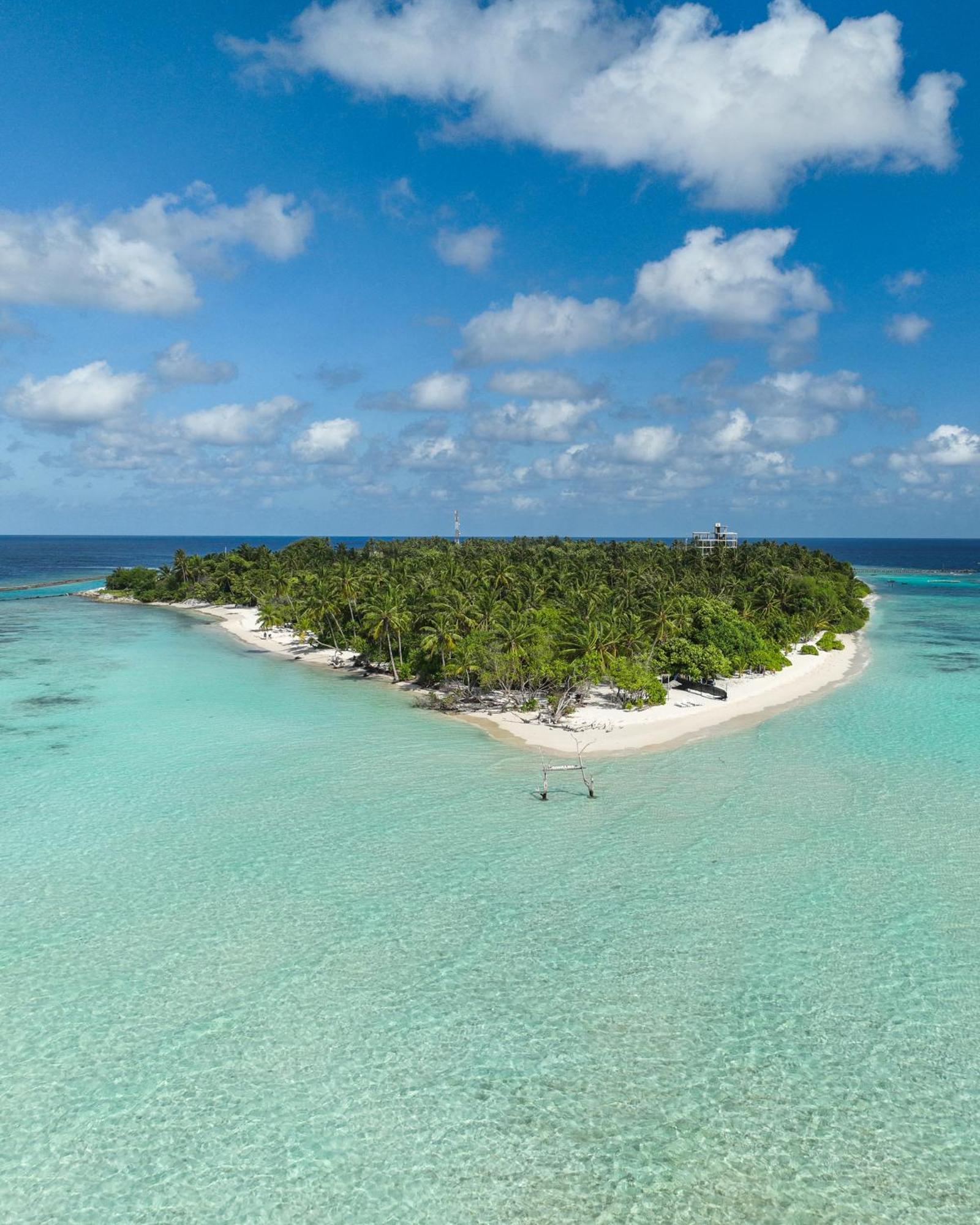 Kirulhiya Maldives Hotel Omadhoo Exterior photo