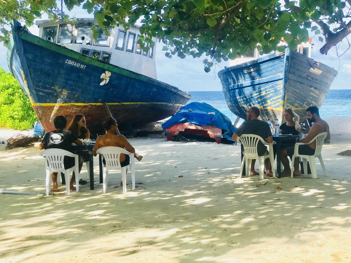 Kirulhiya Maldives Hotel Omadhoo Exterior photo